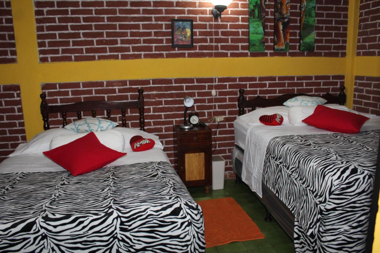 Hotel Casa Del Viajero كويتزالتنانغو المظهر الخارجي الصورة