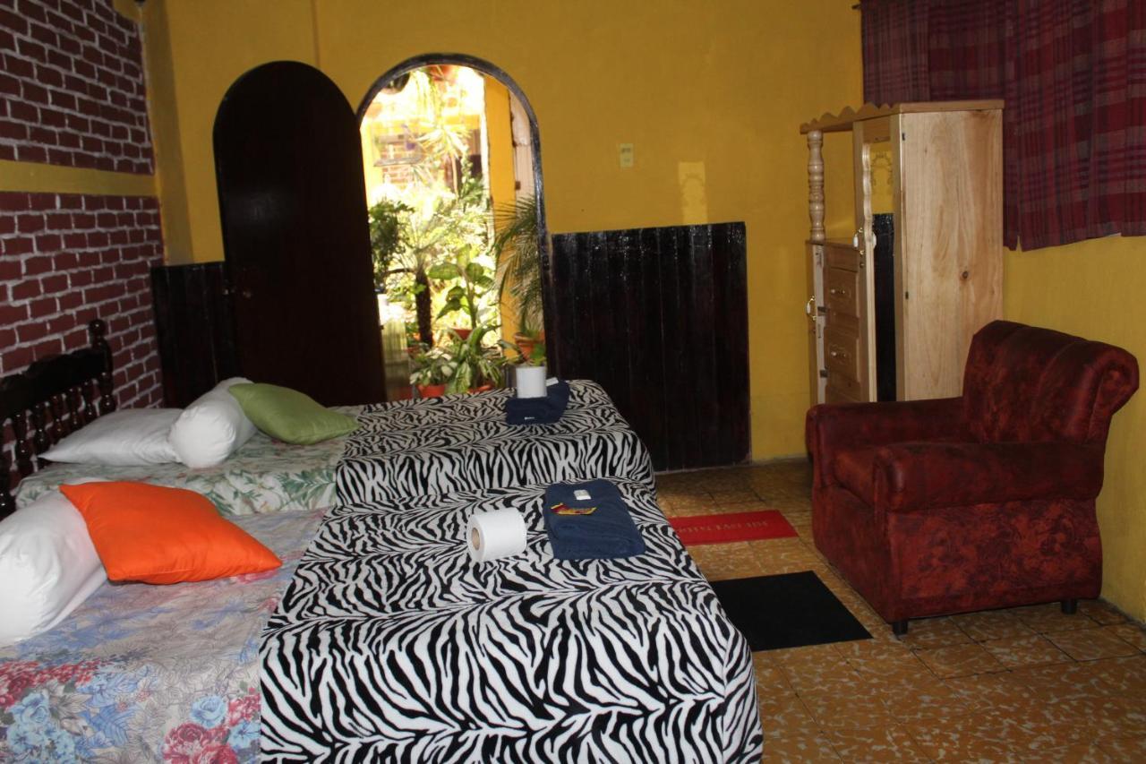 Hotel Casa Del Viajero كويتزالتنانغو المظهر الخارجي الصورة