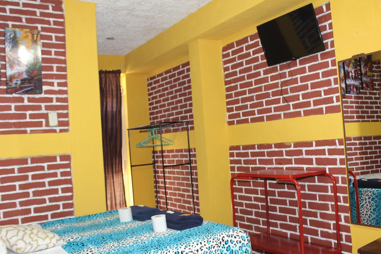 Hotel Casa Del Viajero كويتزالتنانغو المظهر الخارجي الصورة